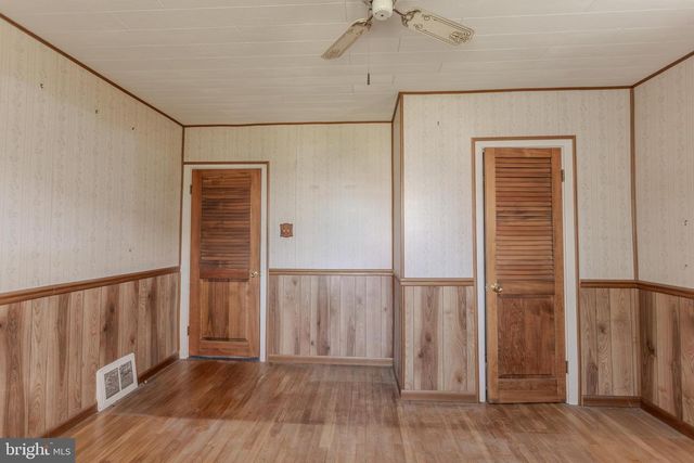 106 BERLIN RD, New Oxford, PA 17350
