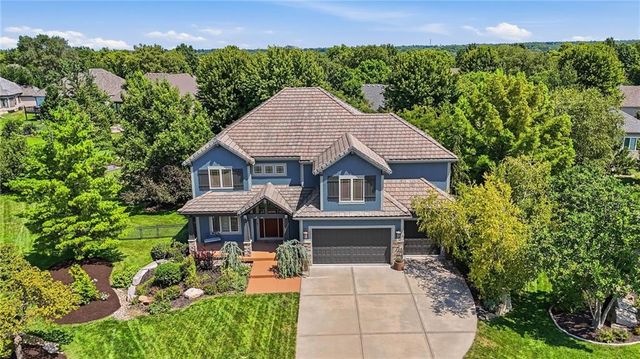 16211 Overbrook Lane, Stilwell, KS 66085