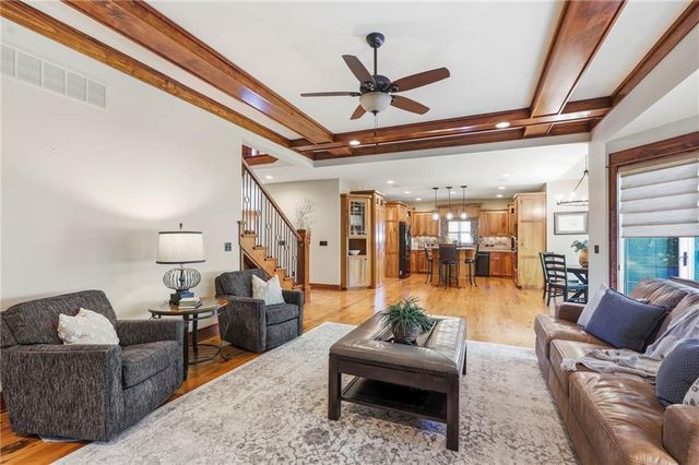 16211 Overbrook Lane, Stilwell, KS 66085