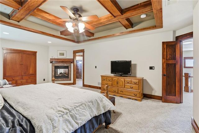 16211 Overbrook Lane, Stilwell, KS 66085