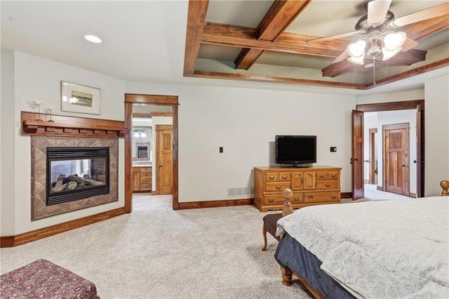 16211 Overbrook Lane, Stilwell, KS 66085