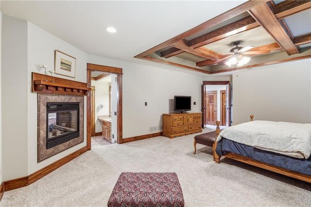 16211 Overbrook Lane, Stilwell, KS 66085