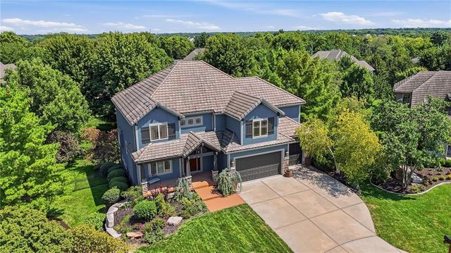 16211 Overbrook Lane, Stilwell, KS 66085