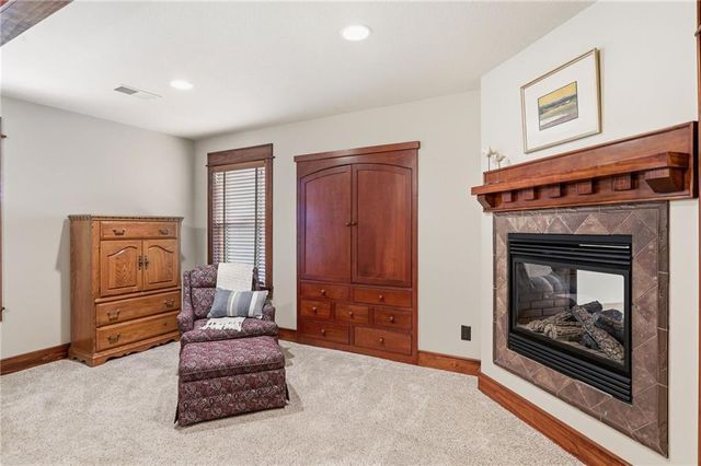 16211 Overbrook Lane, Stilwell, KS 66085