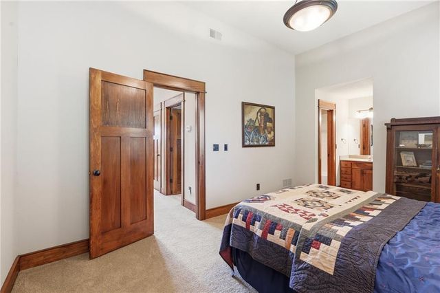 16211 Overbrook Lane, Stilwell, KS 66085