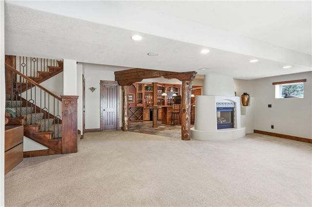 16211 Overbrook Lane, Stilwell, KS 66085