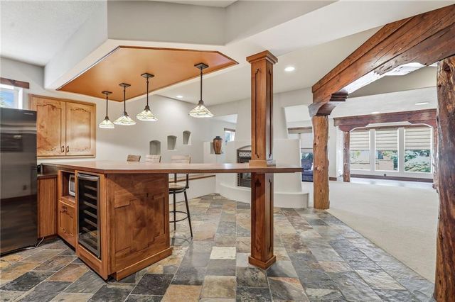 16211 Overbrook Lane, Stilwell, KS 66085