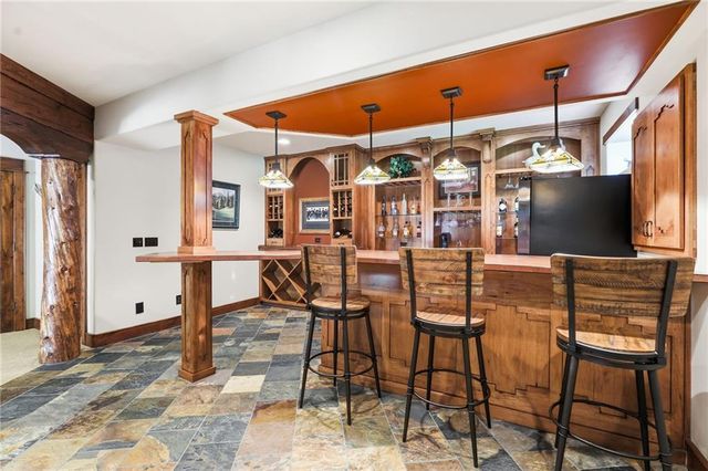 16211 Overbrook Lane, Stilwell, KS 66085