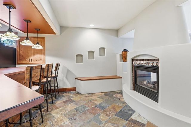 16211 Overbrook Lane, Stilwell, KS 66085