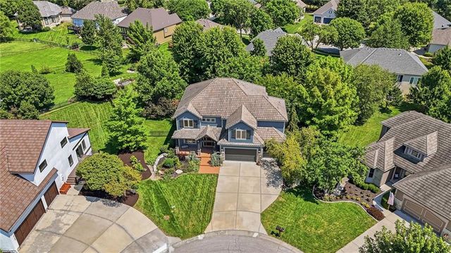 16211 Overbrook Lane, Stilwell, KS 66085