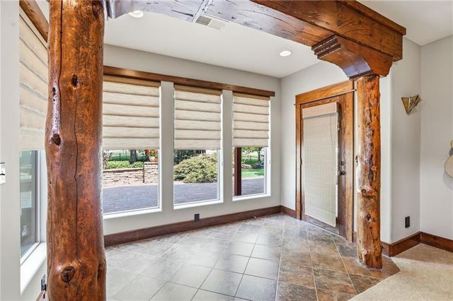 16211 Overbrook Lane, Stilwell, KS 66085