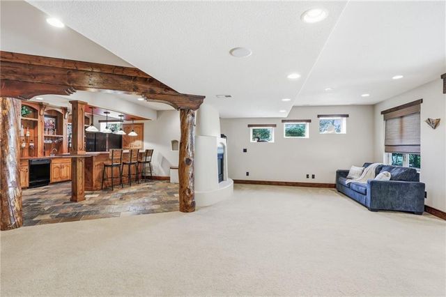 16211 Overbrook Lane, Stilwell, KS 66085