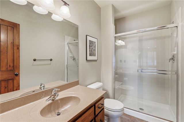 16211 Overbrook Lane, Stilwell, KS 66085