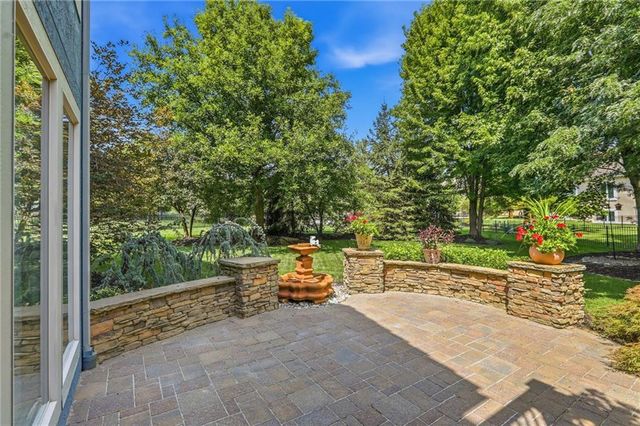 16211 Overbrook Lane, Stilwell, KS 66085