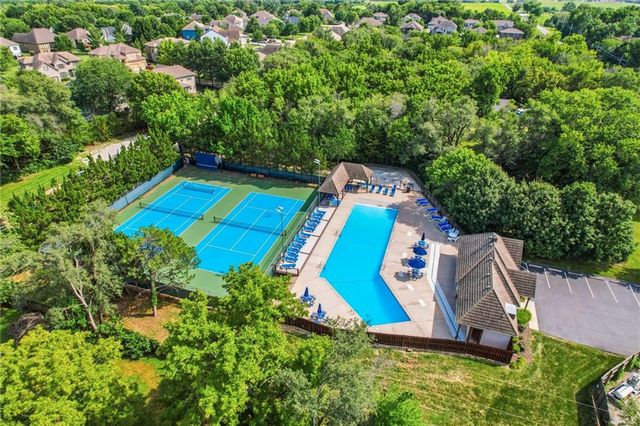 16211 Overbrook Lane, Stilwell, KS 66085