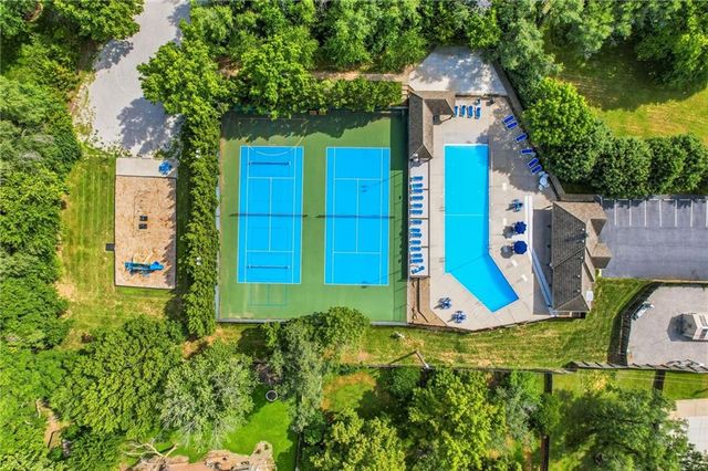 16211 Overbrook Lane, Stilwell, KS 66085