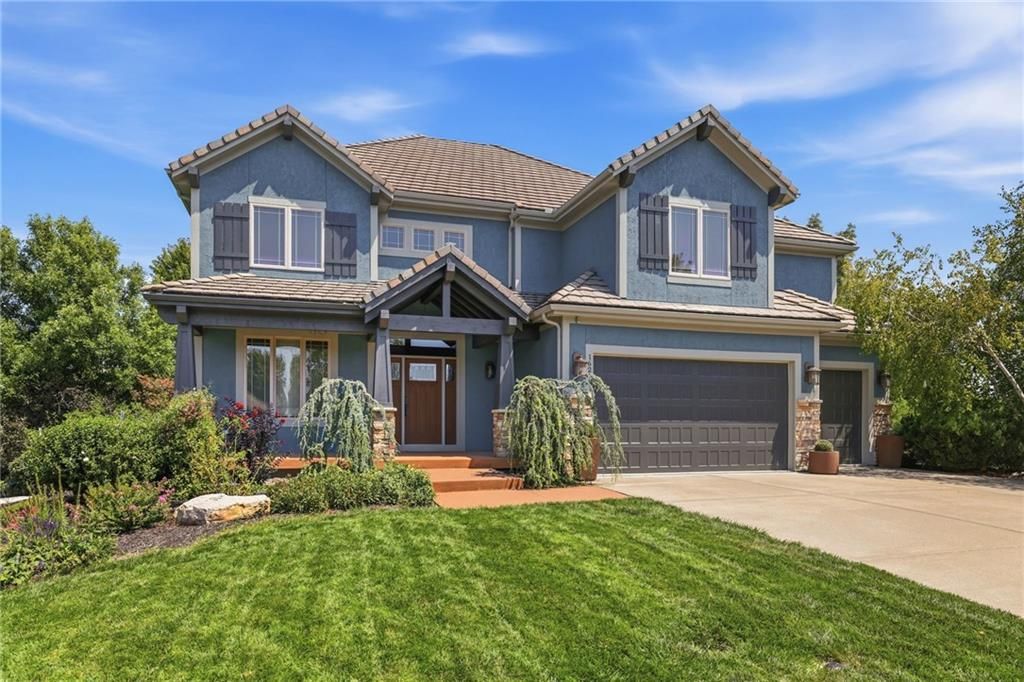 16211 Overbrook Lane, Stilwell, KS 66085
