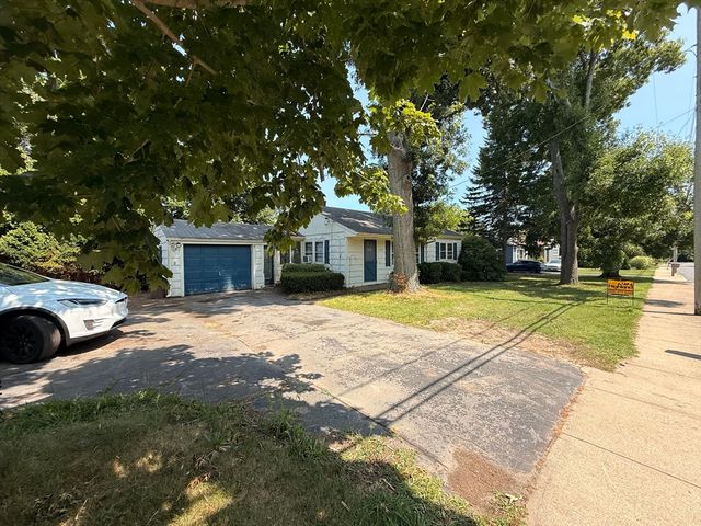264 Slocum Road, Dartmouth, MA 02747