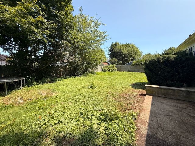 264 Slocum Road, Dartmouth, MA 02747
