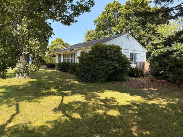 264 Slocum Road, Dartmouth, MA 02747
