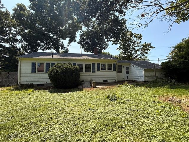 264 Slocum Road, Dartmouth, MA 02747