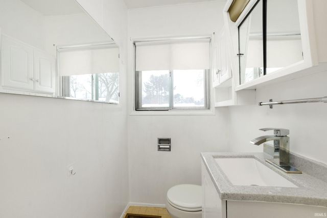 15640 Arthur Street, Granger, IN 46530