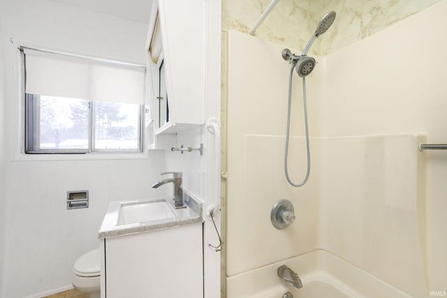 15640 Arthur Street, Granger, IN 46530