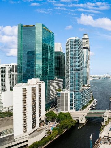 31 SE 5th St 3210, Miami, FL 33131