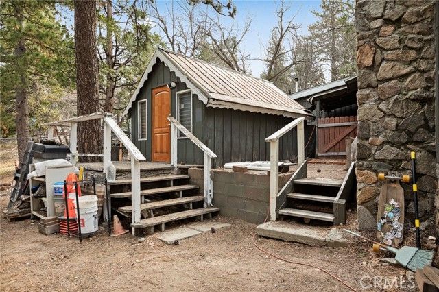 2667 Hunsaker, Running Springs, CA 92382