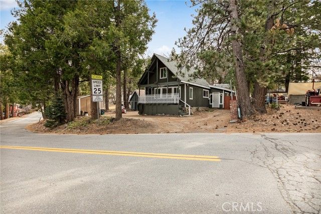 2667 Hunsaker, Running Springs, CA 92382