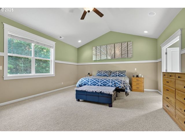 16514 OAKTREE Ter, Oregon City, OR 97045