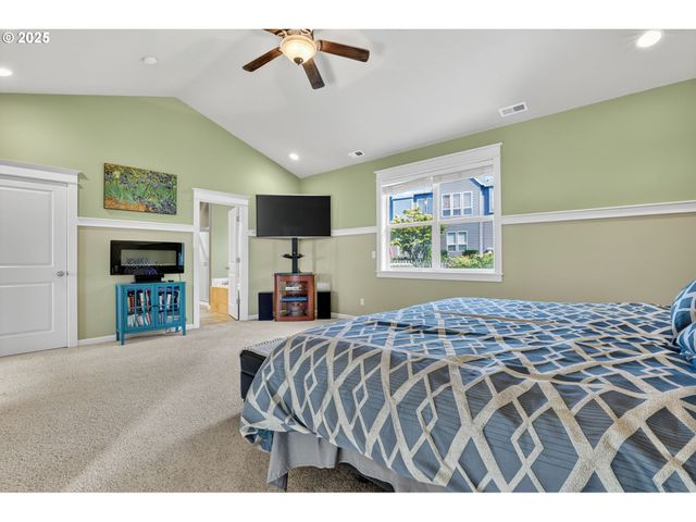 16514 OAKTREE Ter, Oregon City, OR 97045