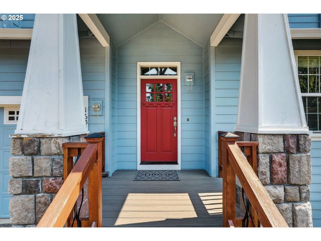 16514 OAKTREE Ter, Oregon City, OR 97045