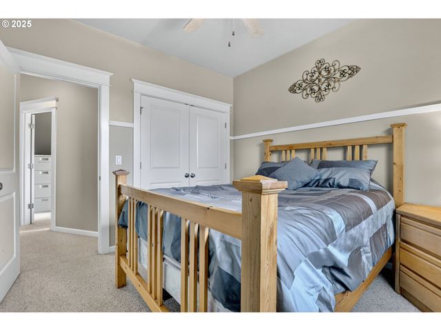 16514 OAKTREE Ter, Oregon City, OR 97045