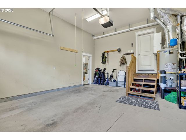 16514 OAKTREE Ter, Oregon City, OR 97045