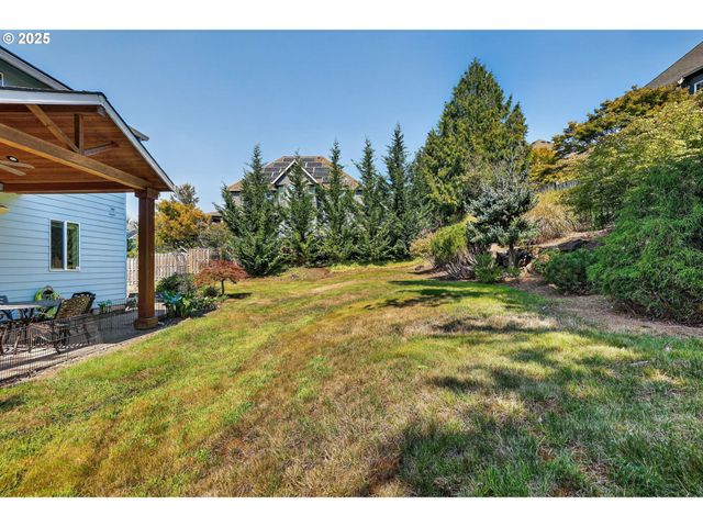 16514 OAKTREE Ter, Oregon City, OR 97045