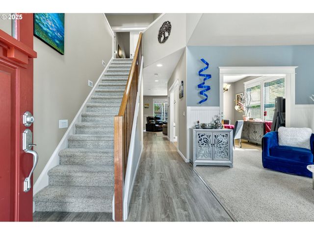 16514 OAKTREE Ter, Oregon City, OR 97045