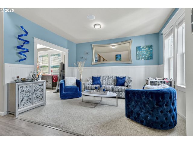 16514 OAKTREE Ter, Oregon City, OR 97045