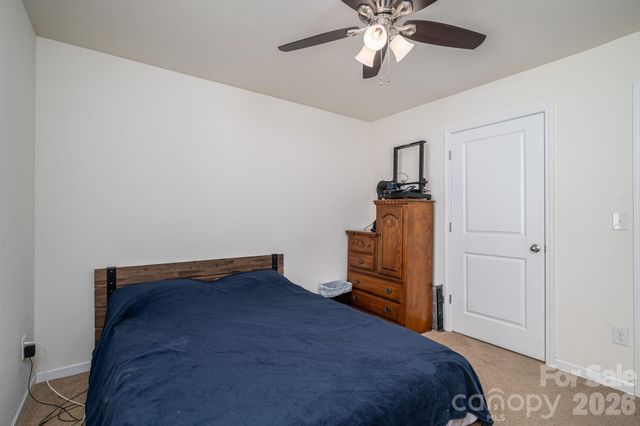 2818 Easton Knoll Drive, Dallas, NC 28034