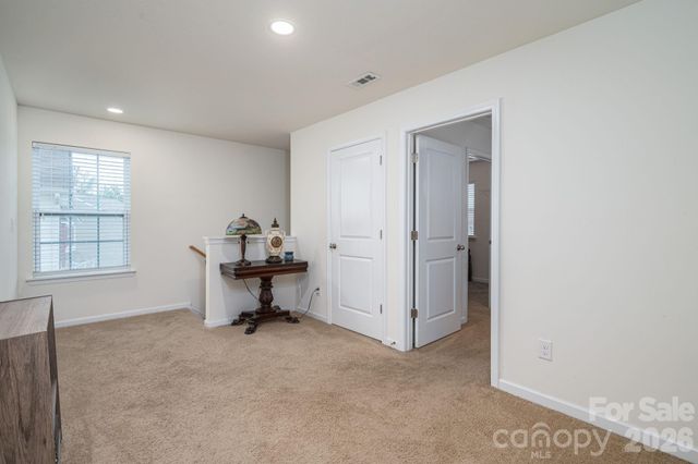 2818 Easton Knoll Drive, Dallas, NC 28034