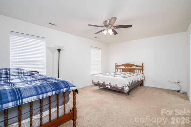 2818 Easton Knoll Drive, Dallas, NC 28034