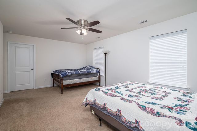 2818 Easton Knoll Drive, Dallas, NC 28034