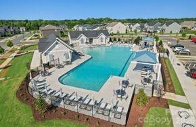 2818 Easton Knoll Drive, Dallas, NC 28034