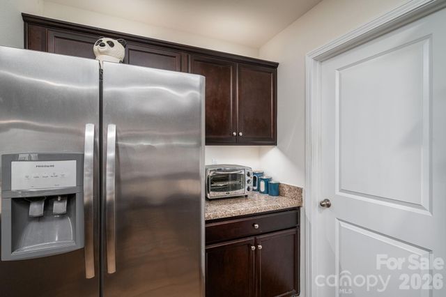 2818 Easton Knoll Drive, Dallas, NC 28034