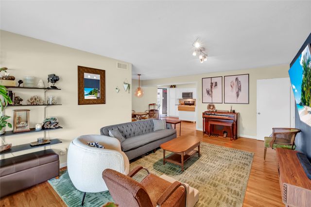 8030 Hunnicut Road, Dallas, TX 75228