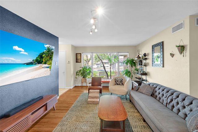 8030 Hunnicut Road, Dallas, TX 75228