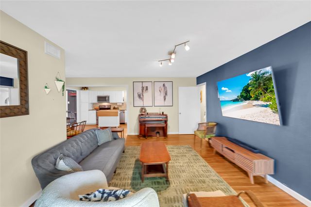 8030 Hunnicut Road, Dallas, TX 75228