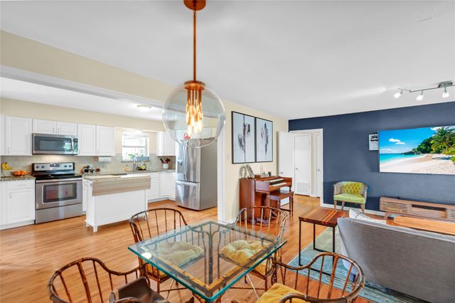 8030 Hunnicut Road, Dallas, TX 75228