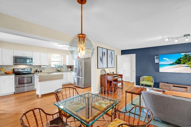 8030 Hunnicut Road, Dallas, TX 75228