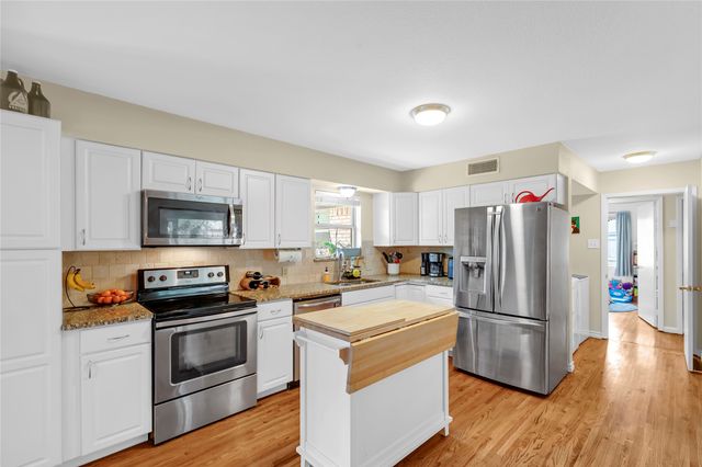 8030 Hunnicut Road, Dallas, TX 75228